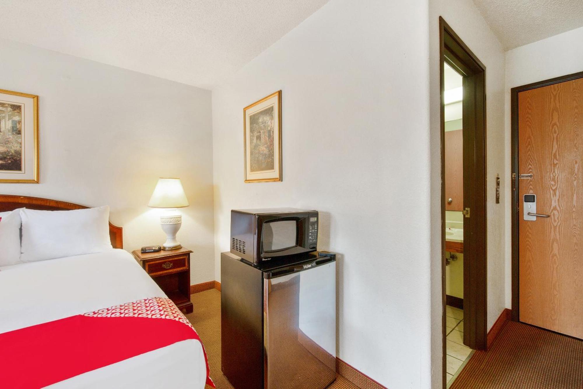 Oyo Hotel Portage I-94 Ngoại thất bức ảnh