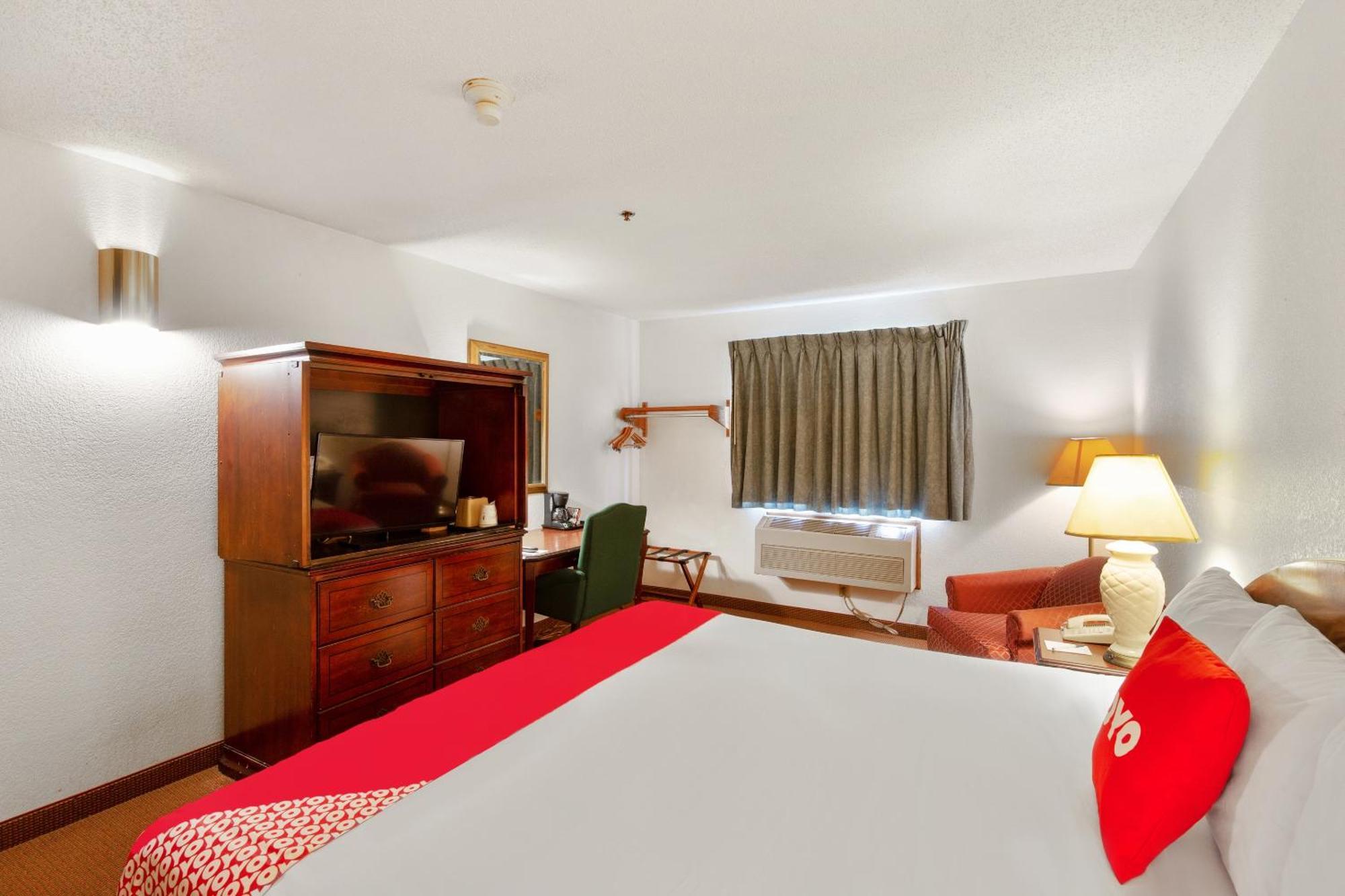 Oyo Hotel Portage I-94 Ngoại thất bức ảnh