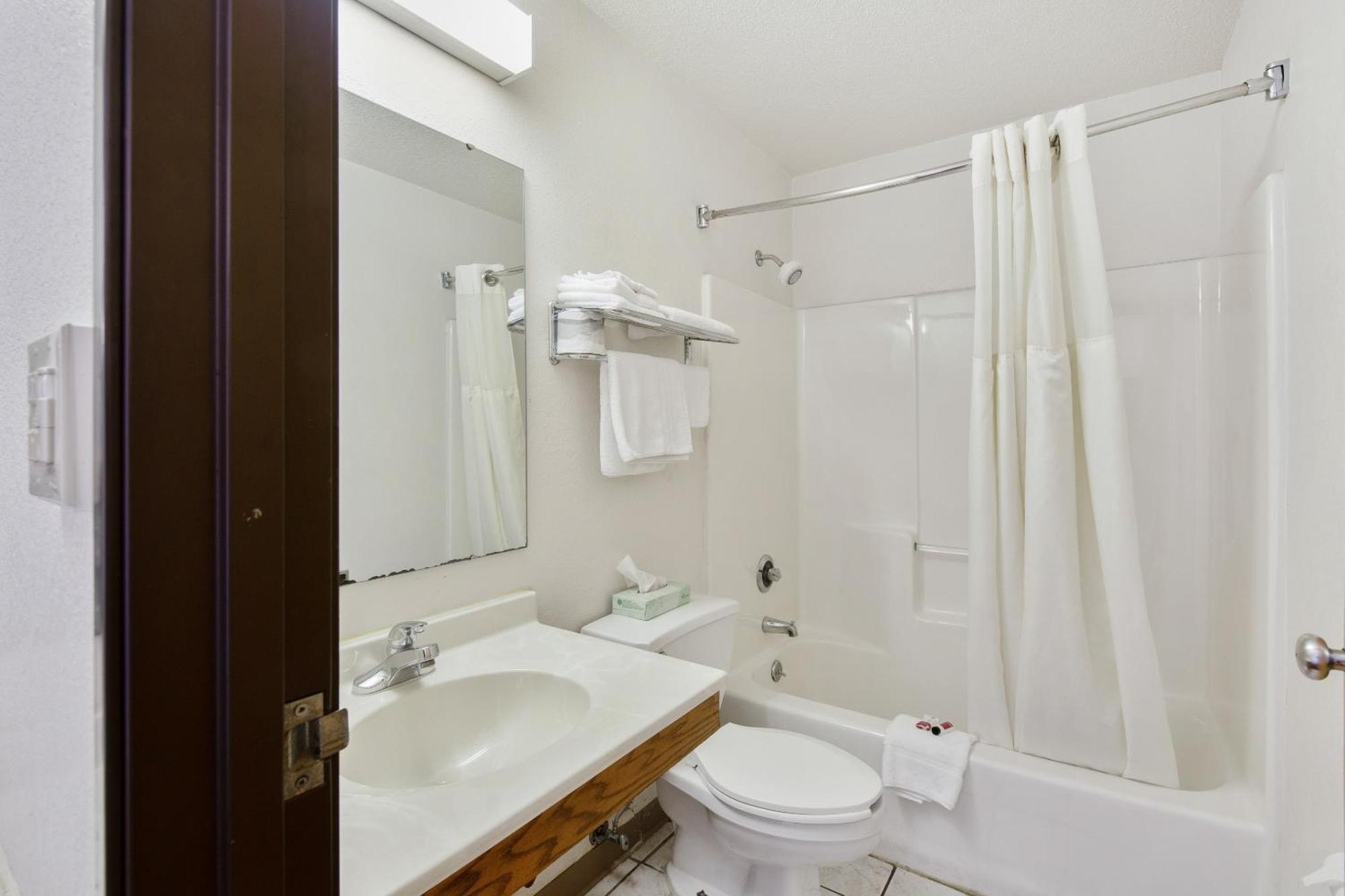 Oyo Hotel Portage I-94 Ngoại thất bức ảnh