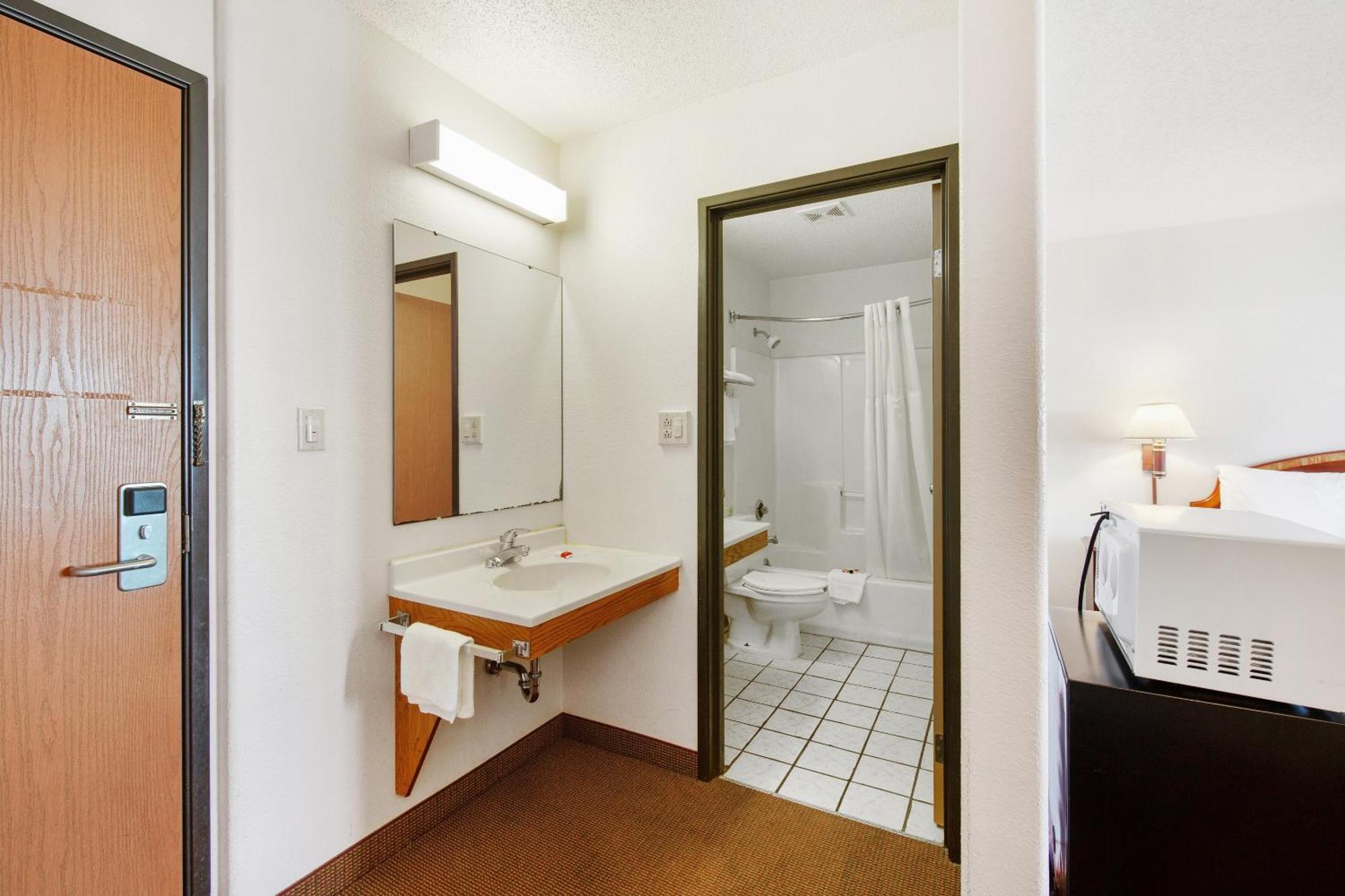 Oyo Hotel Portage I-94 Ngoại thất bức ảnh