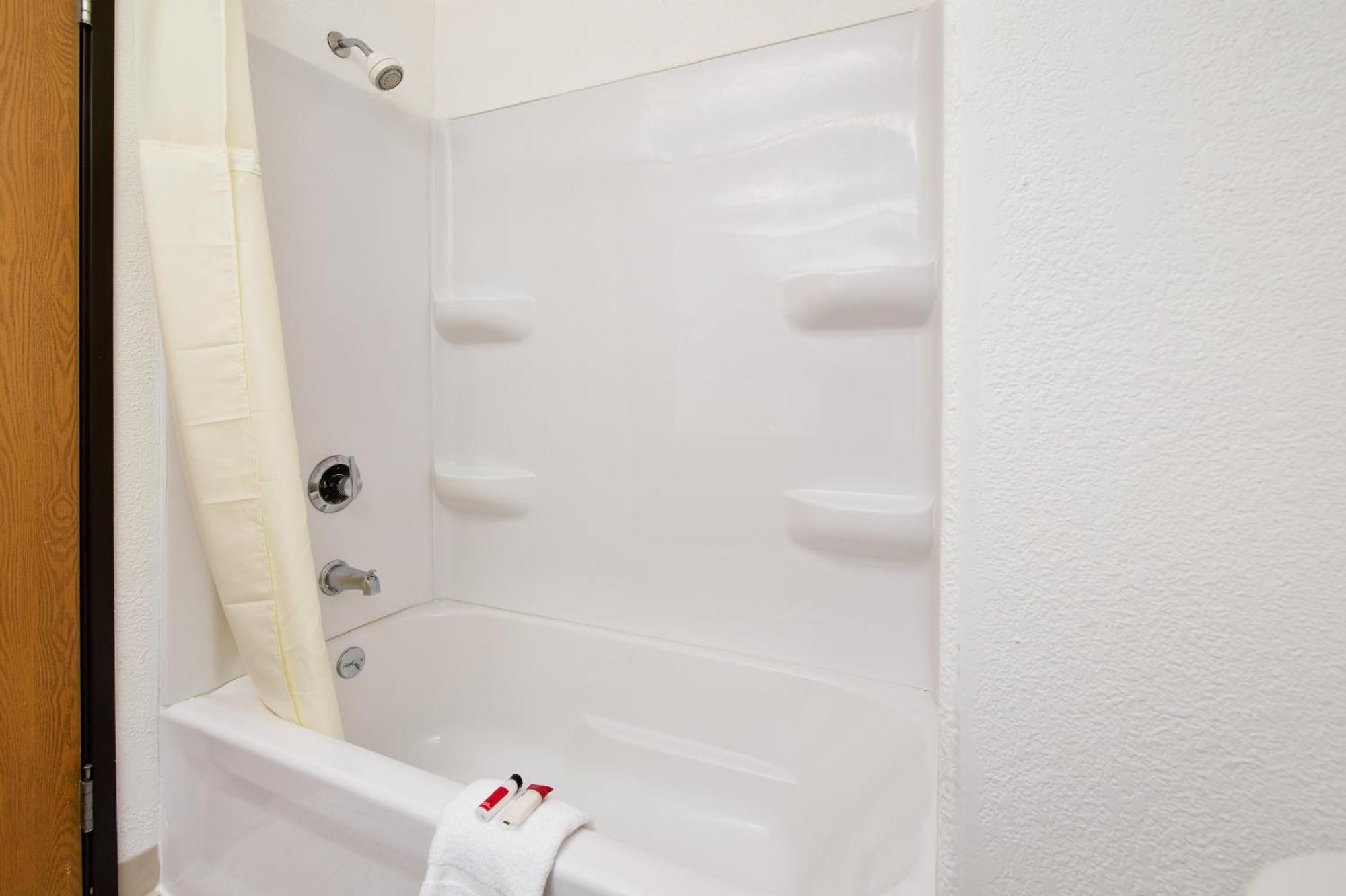 Oyo Hotel Portage I-94 Ngoại thất bức ảnh