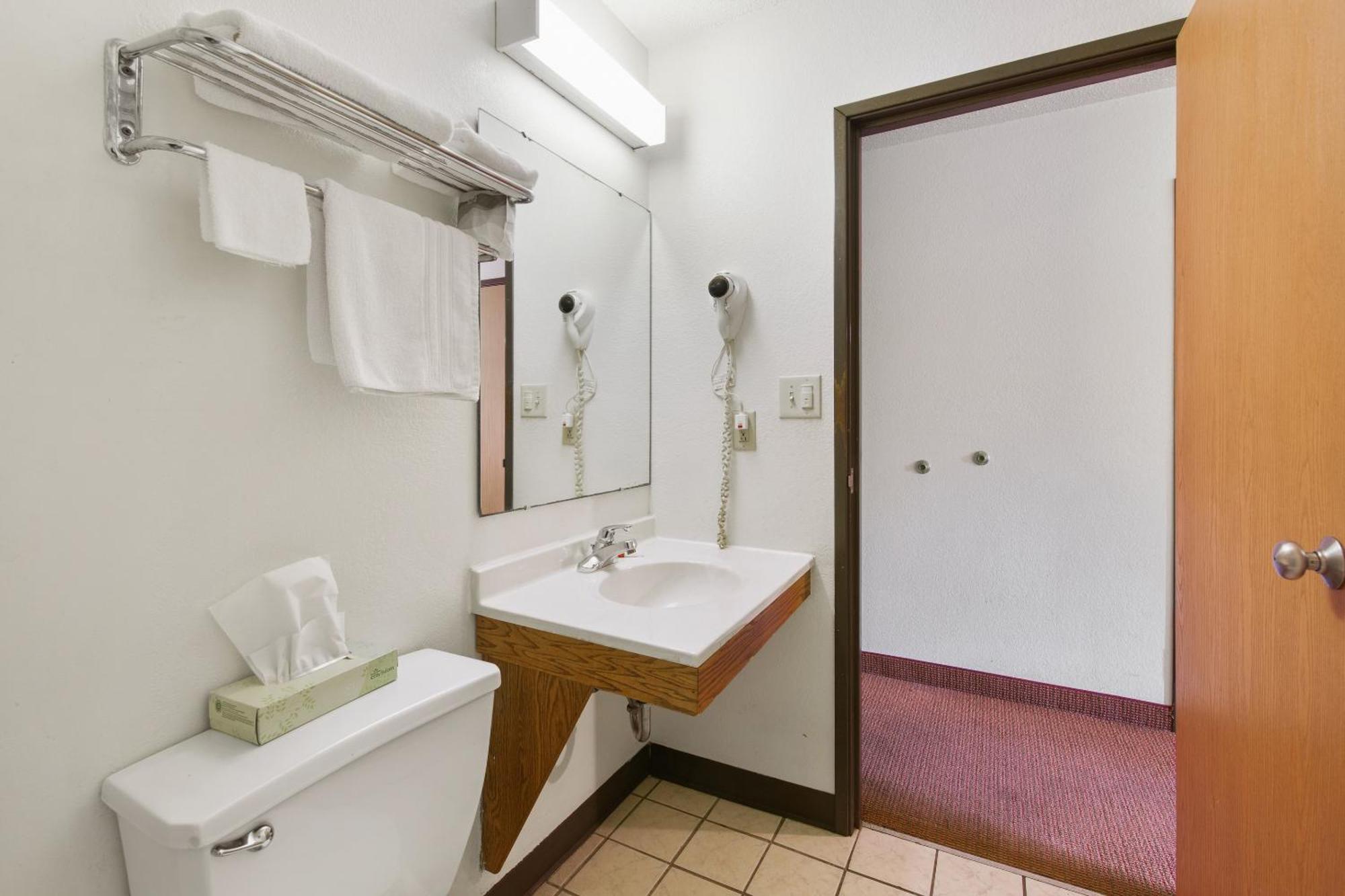 Oyo Hotel Portage I-94 Ngoại thất bức ảnh