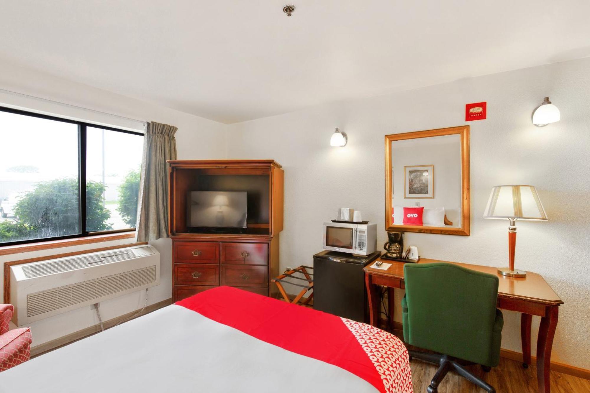 Oyo Hotel Portage I-94 Ngoại thất bức ảnh